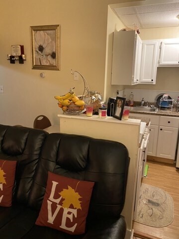 Building Photo - 61 Vine St