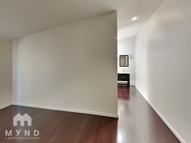 Building Photo - 990 Tera Ct