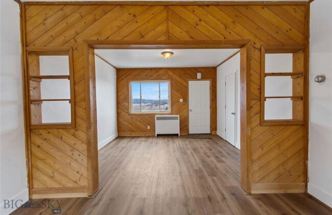 Building Photo - 23 E La Platte St