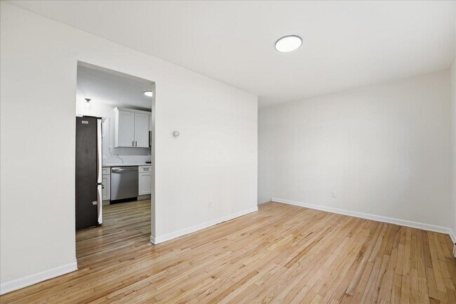 Building Photo - 212 Seaview Ave