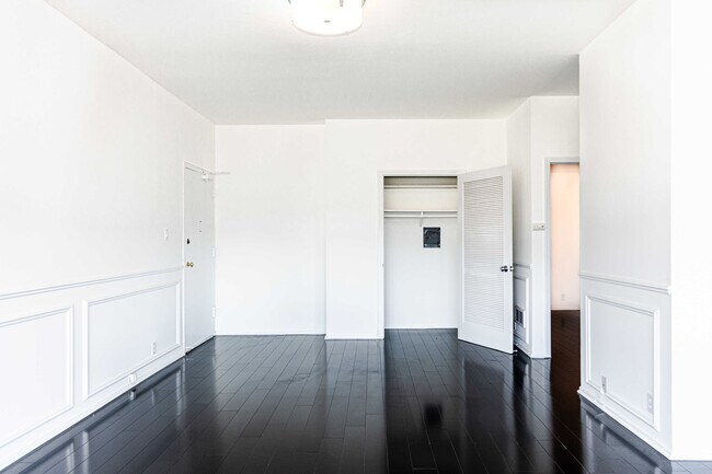 Building Photo - 2635 Fillmore St