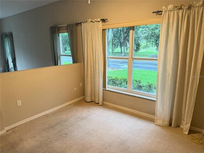 Building Photo - 417 Lake Butler Dr