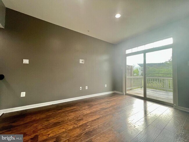 Building Photo - 1155 Carinoso Cir