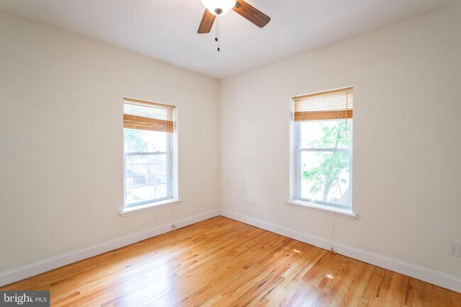 Building Photo - 1538 Christian St