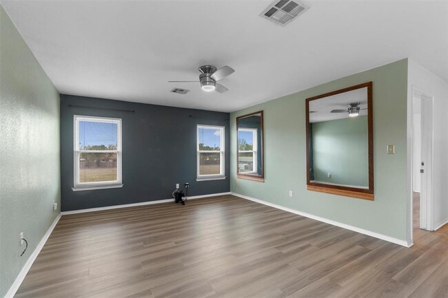 Building Photo - 130 Siebert Dr