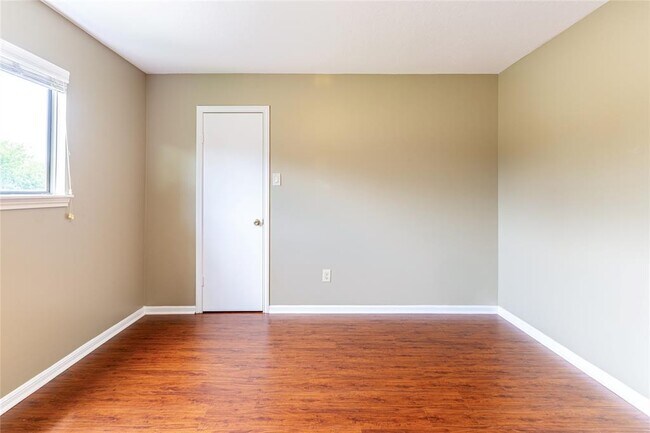 Building Photo - 2414 Cypress Hill