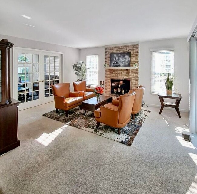 Building Photo - Amazing 5 BR/3.5 BA Single-Family Home in ...