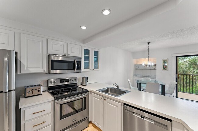 Building Photo - 1605 S US Hwy 1