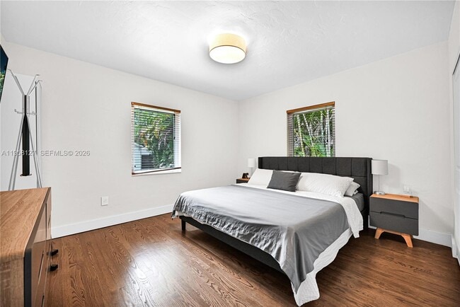 Building Photo - 295 De Leon Dr