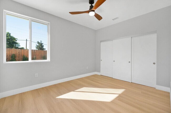 Building Photo - 1318 Malachite Ave