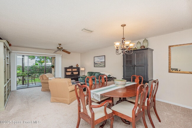 Building Photo - 307 La Paloma Ln