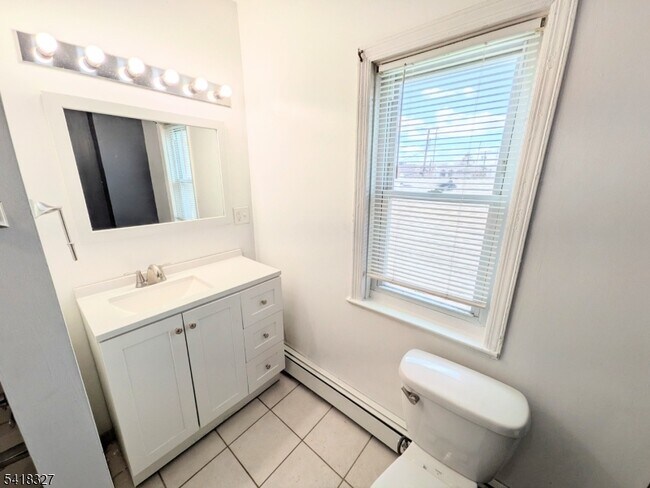 Building Photo - 239 Union Blvd