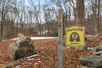 Building Photo - 8 Honey Hill Ln