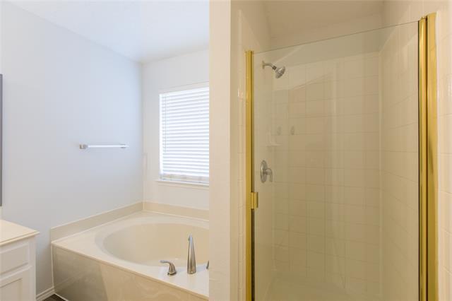 Building Photo - 3820 Gardenia Ln