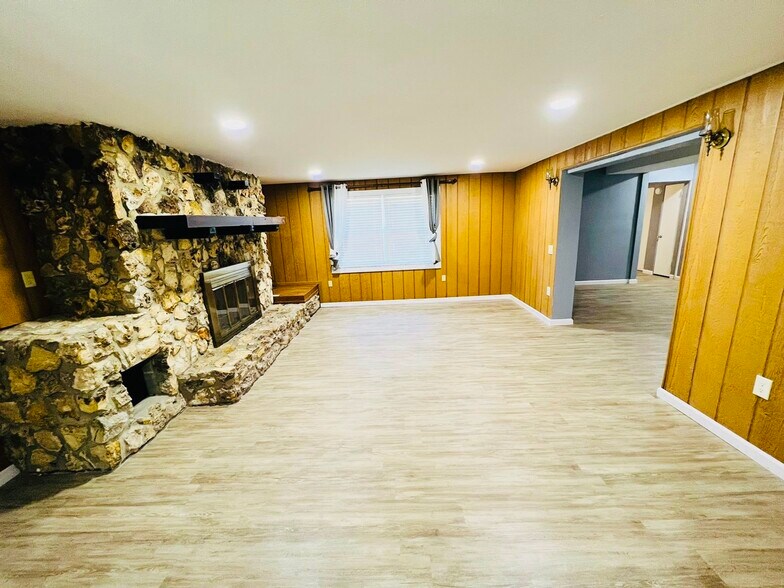 Living room - 1817 Demastus Ln