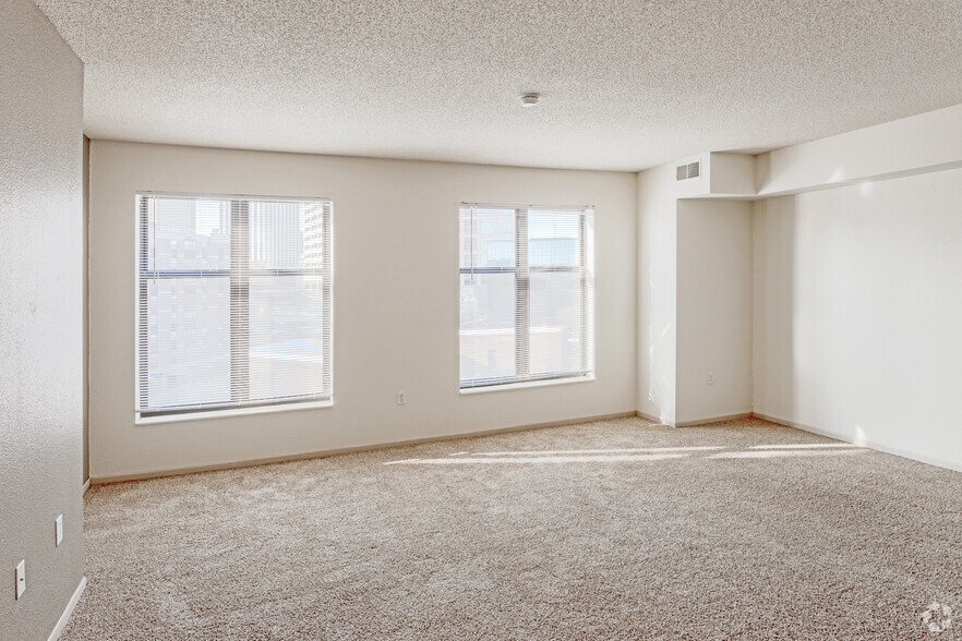 Studio, 1BA - 516 SF - Sibley Park