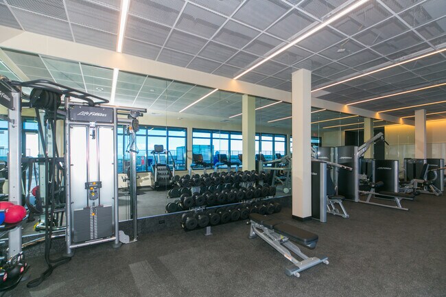 Building Photo - 1391 Kapiolani Blvd