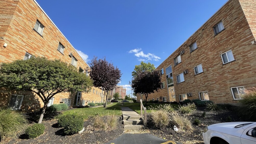 Primary Photo - Epworth Apartments