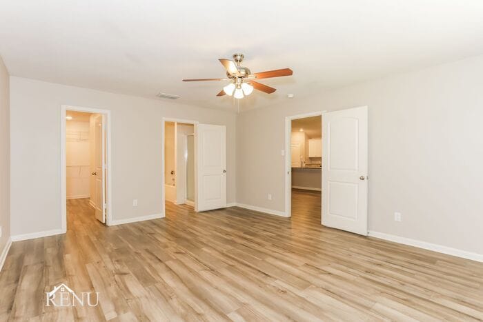 Building Photo - 1919 Hialeah Dr