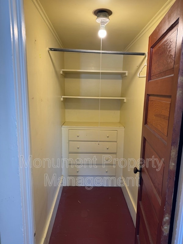 Building Photo - 10 E Church St