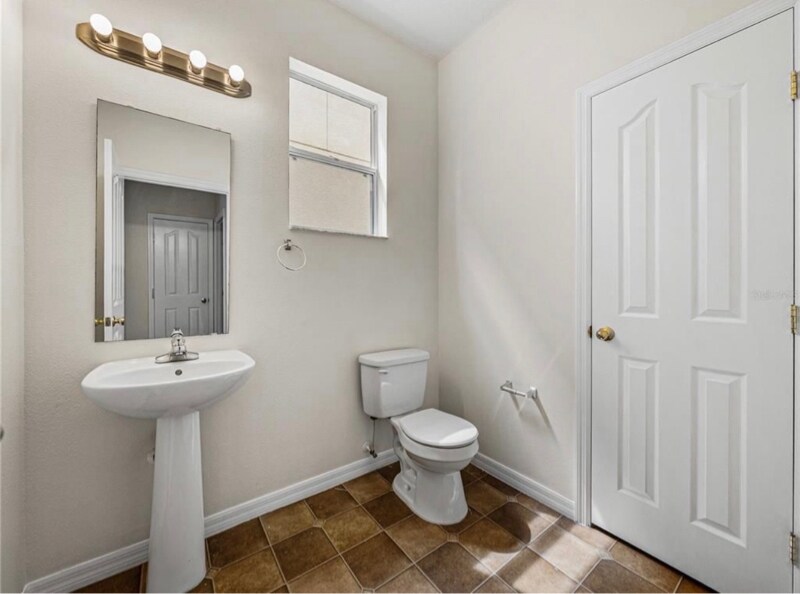 Building Photo - 143 Alfani St