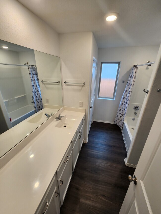 Building Photo - 18419 Cobalt Cove Ln