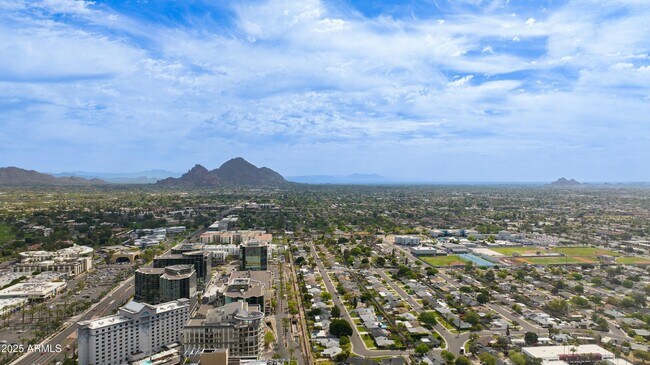Building Photo - 2211 E Camelback Rd