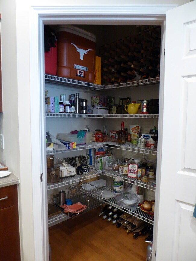 Building Photo - 3150 Woodwalk Dr SE