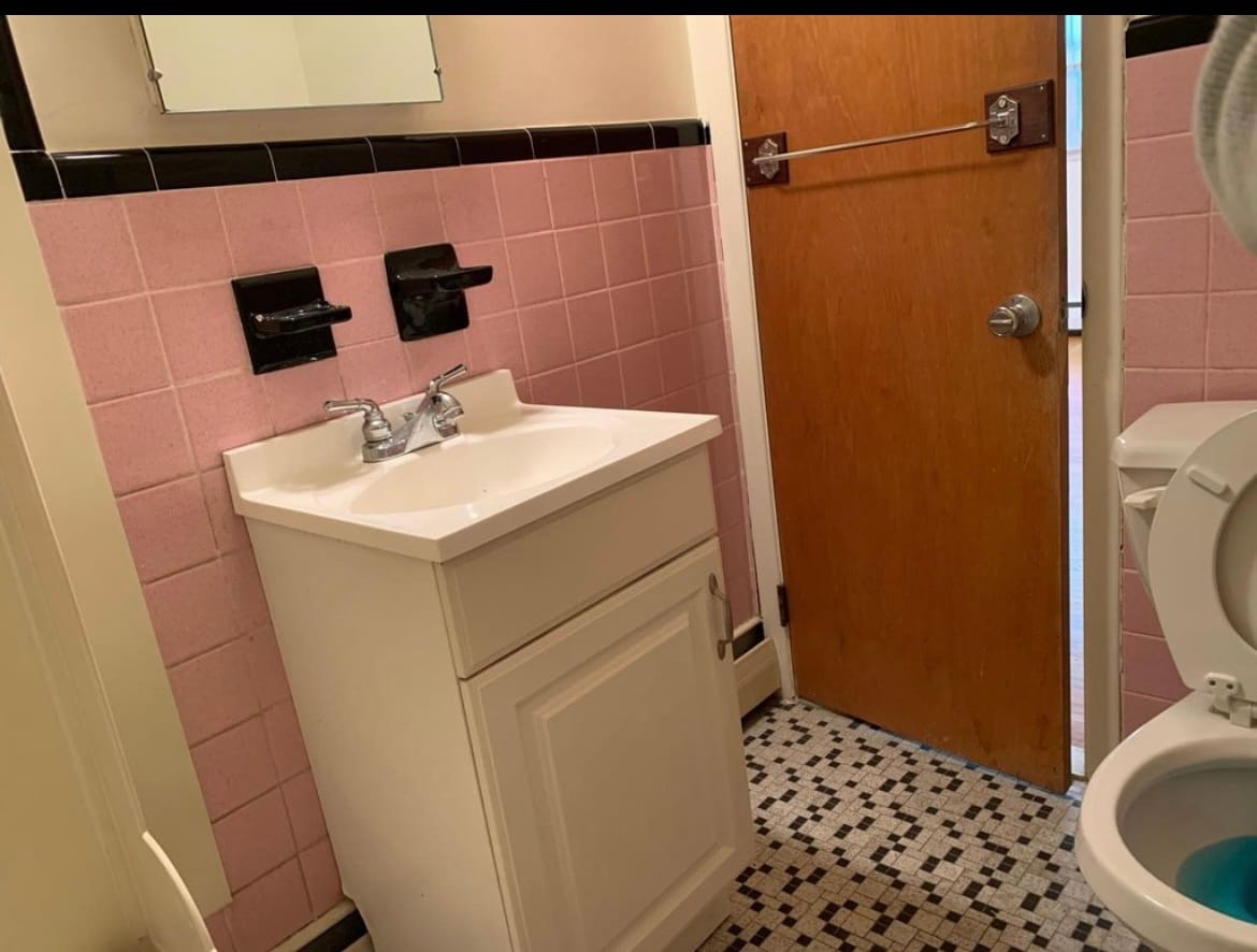 Building Photo - 205 Robbins St