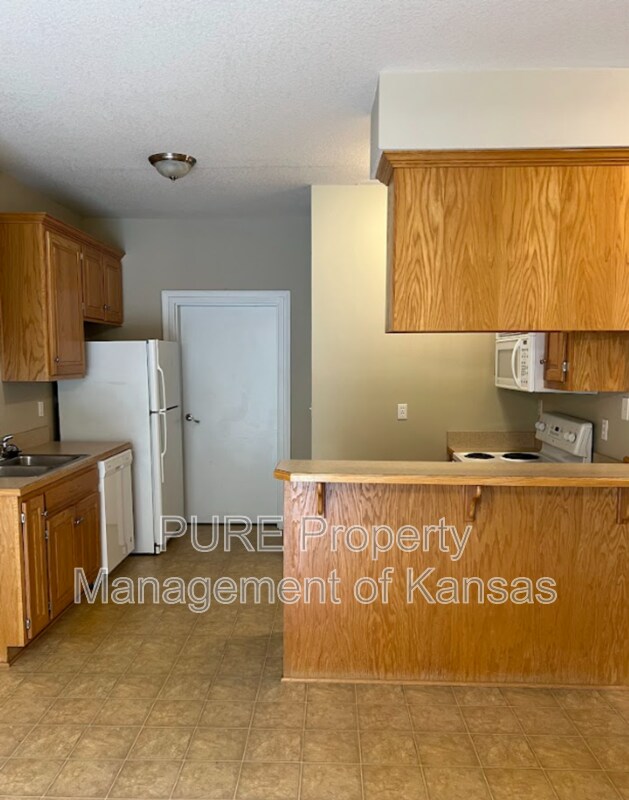 Building Photo - 2707 SE Taurus Ct