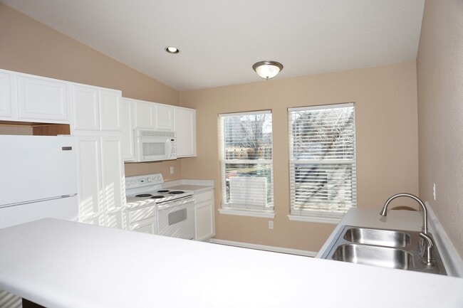 Building Photo - Two Bedroom Near The Powers Corridor