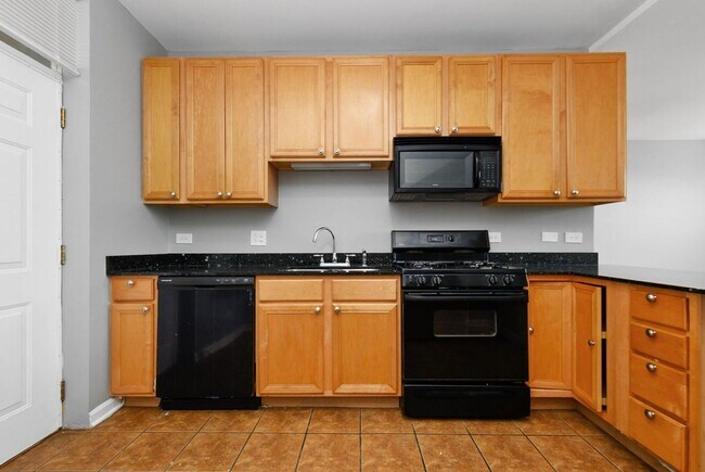 Building Photo - Two Bedroom in South Shore