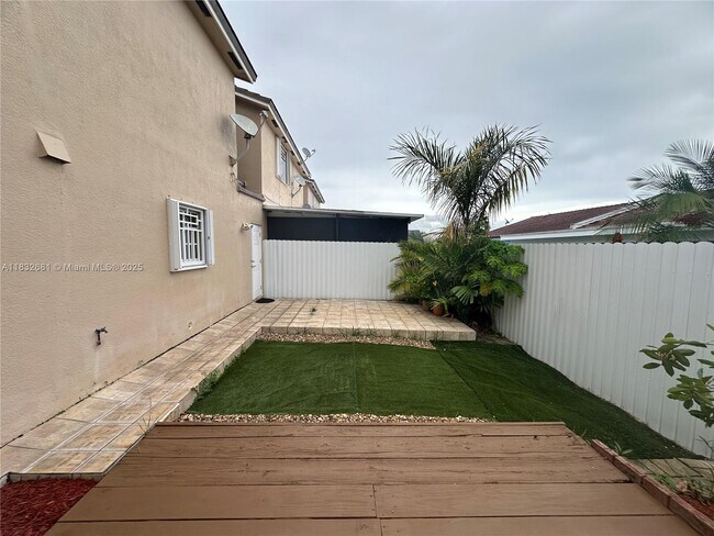 Building Photo - 7656 NW 182nd Terrace