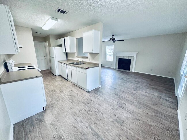 Building Photo - 379 Fantail Loop