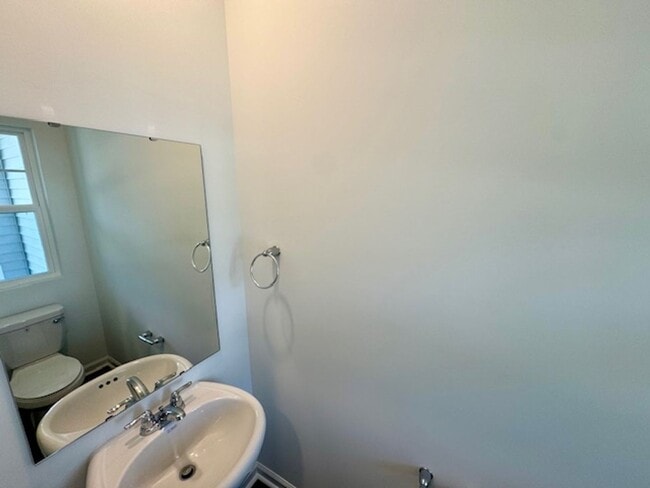 Building Photo - Brand New Townhome!