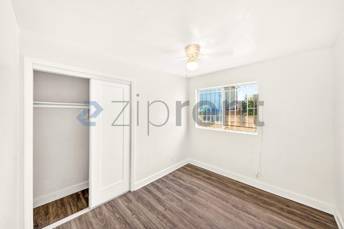 Building Photo - 1737 E 108th St