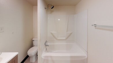 Building Photo - 464 Poplar St