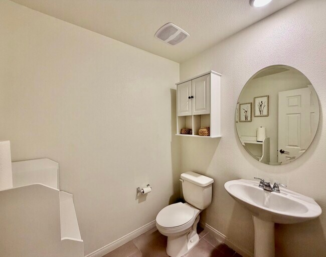 Building Photo - 251 Mission Villas Rd