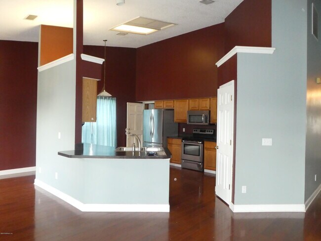 Building Photo - 8804 Ivymill Pl N