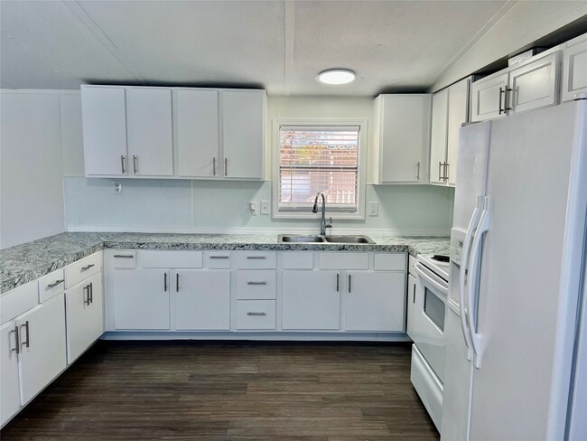 Building Photo - 20517 N Navasota St