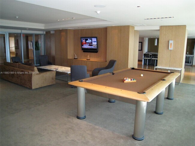 Building Photo - 900 Biscayne Blvd