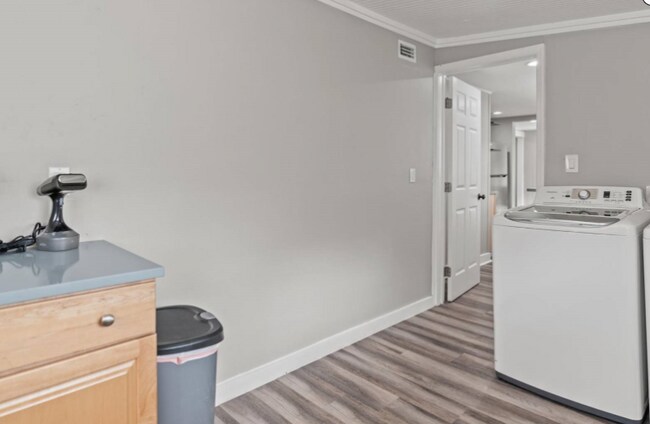 Building Photo - 1909 E Wilder Ave