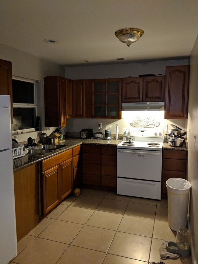 Building Photo - 2331 D'Abadie St