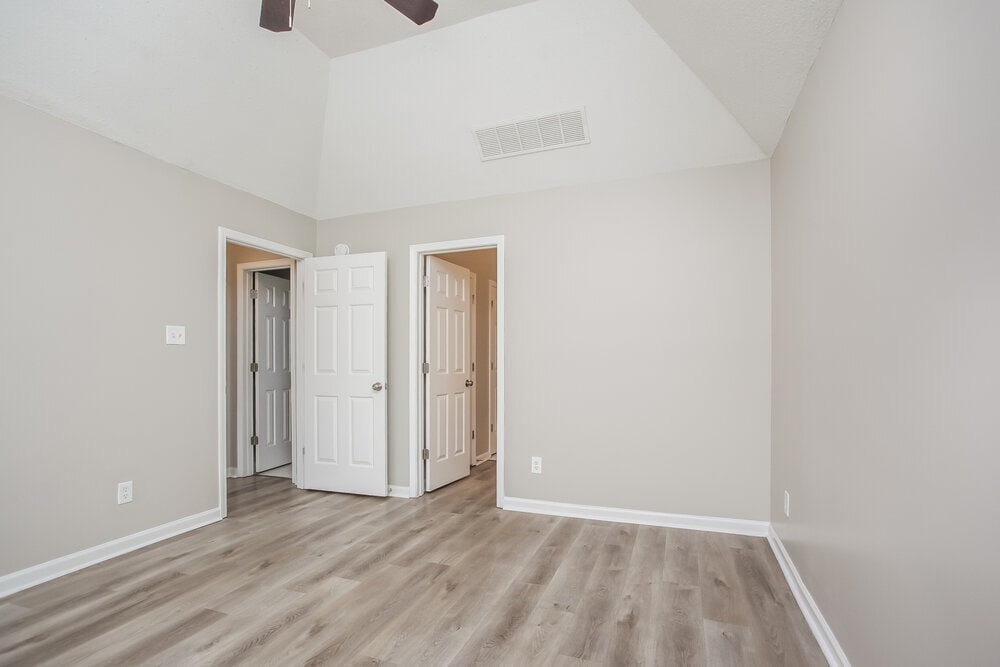 Building Photo - 1390 Bayberry Hill Dr