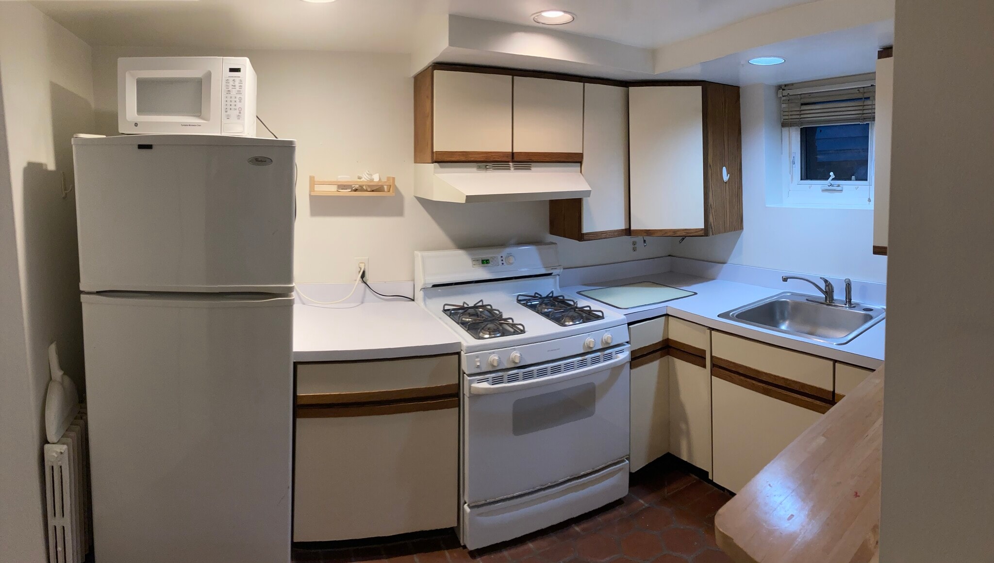 kitchen - 3103 Macomb St NW