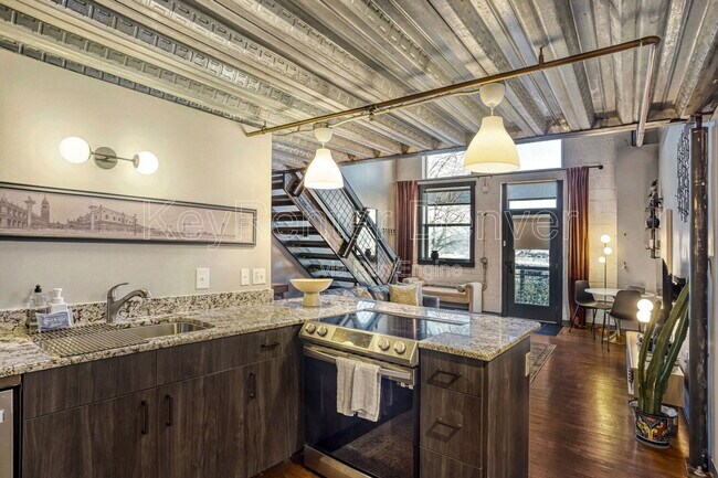 Building Photo - 1111 Osage St