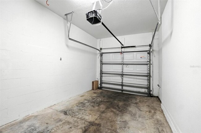 Building Photo - 10608 Savannah Plantation Ct