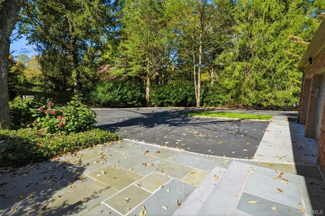 Building Photo - 1120 Cove Edge Rd