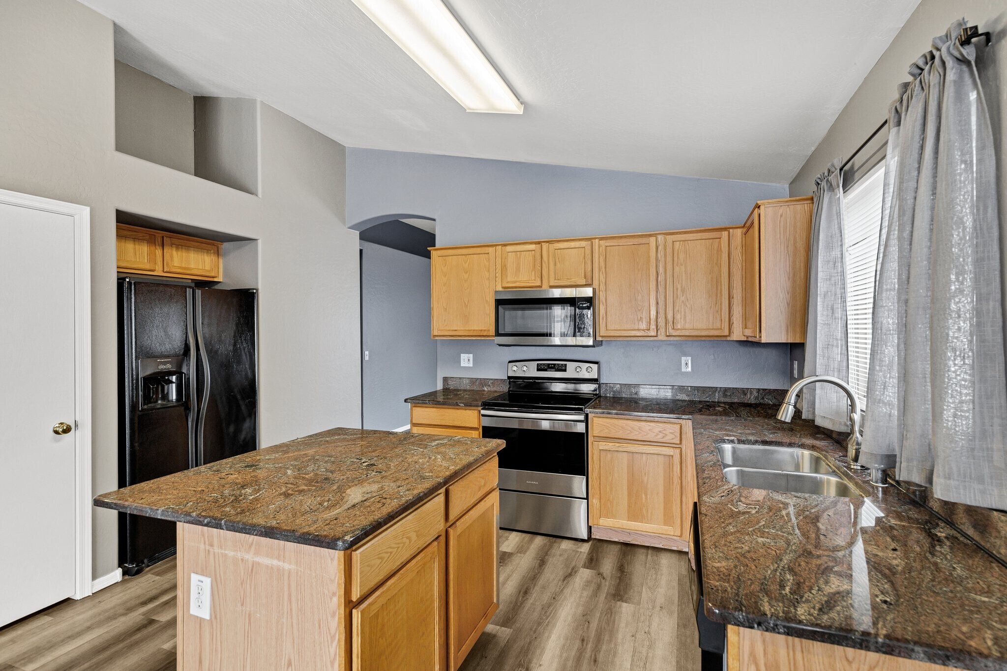 Building Photo - 14958 W Port Au Prince Ln