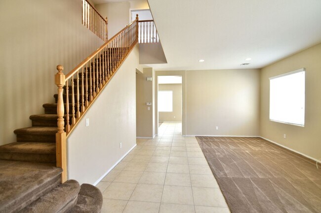 Building Photo - Beautiful 4BED/3BATH/CAR home located in SW Las Vegas! -Enjoy Rent-Free Holidays!